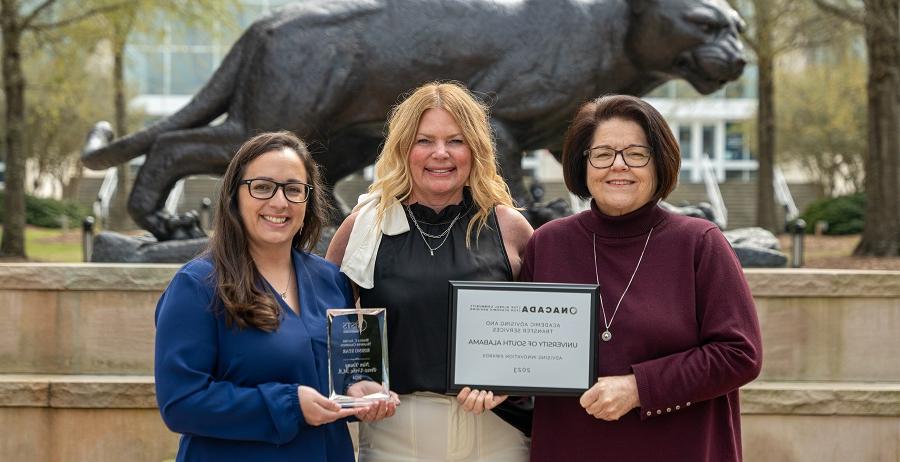 Academic Advising and Transfer Services Office Wins Innovation Award